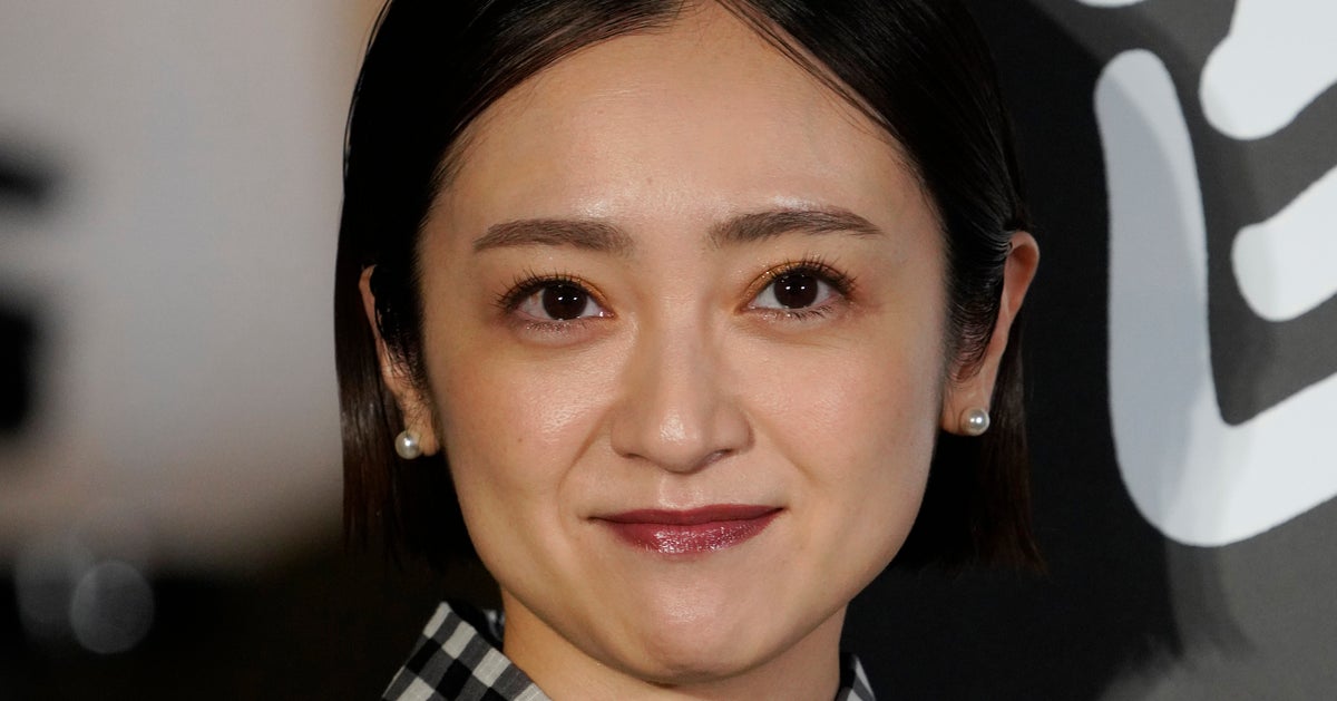 安達祐実、舞台の“夫”との仲良しツーショットを公開。「顔も似てきてる」に「目元が少し…」