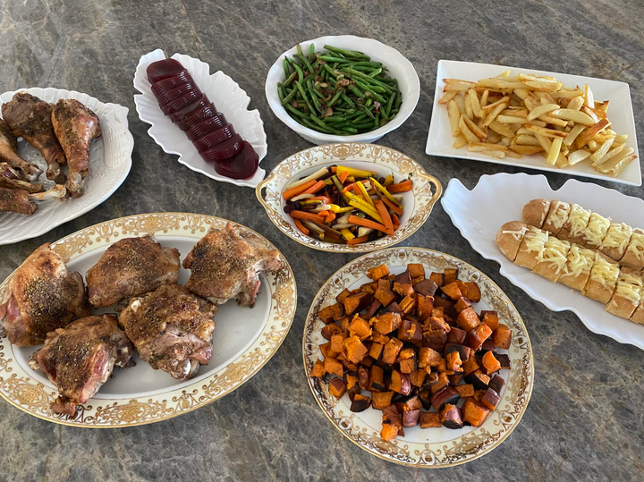 The author's special Thanksgiving 2023 meal, which was free from her son's allergens.
