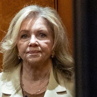 Rogue Elevator Thwarts MAGA Senator’s Excruciatingly Awkward Attempt To Duck Questions