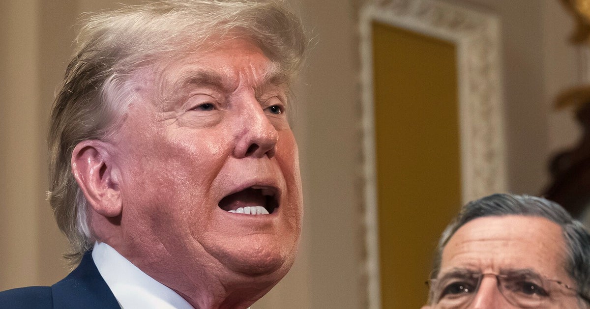 ‘Nervous’ Trump Mocked Over ‘Desperate’ Midterm Move As Polls Show GOP Disaster Brewing