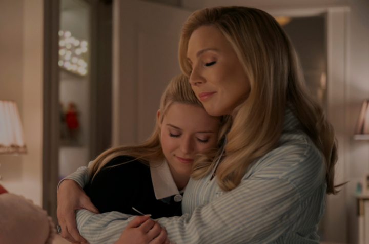 June Diane Raphael plays Elle's mother in the new Legally Blonde spin-off