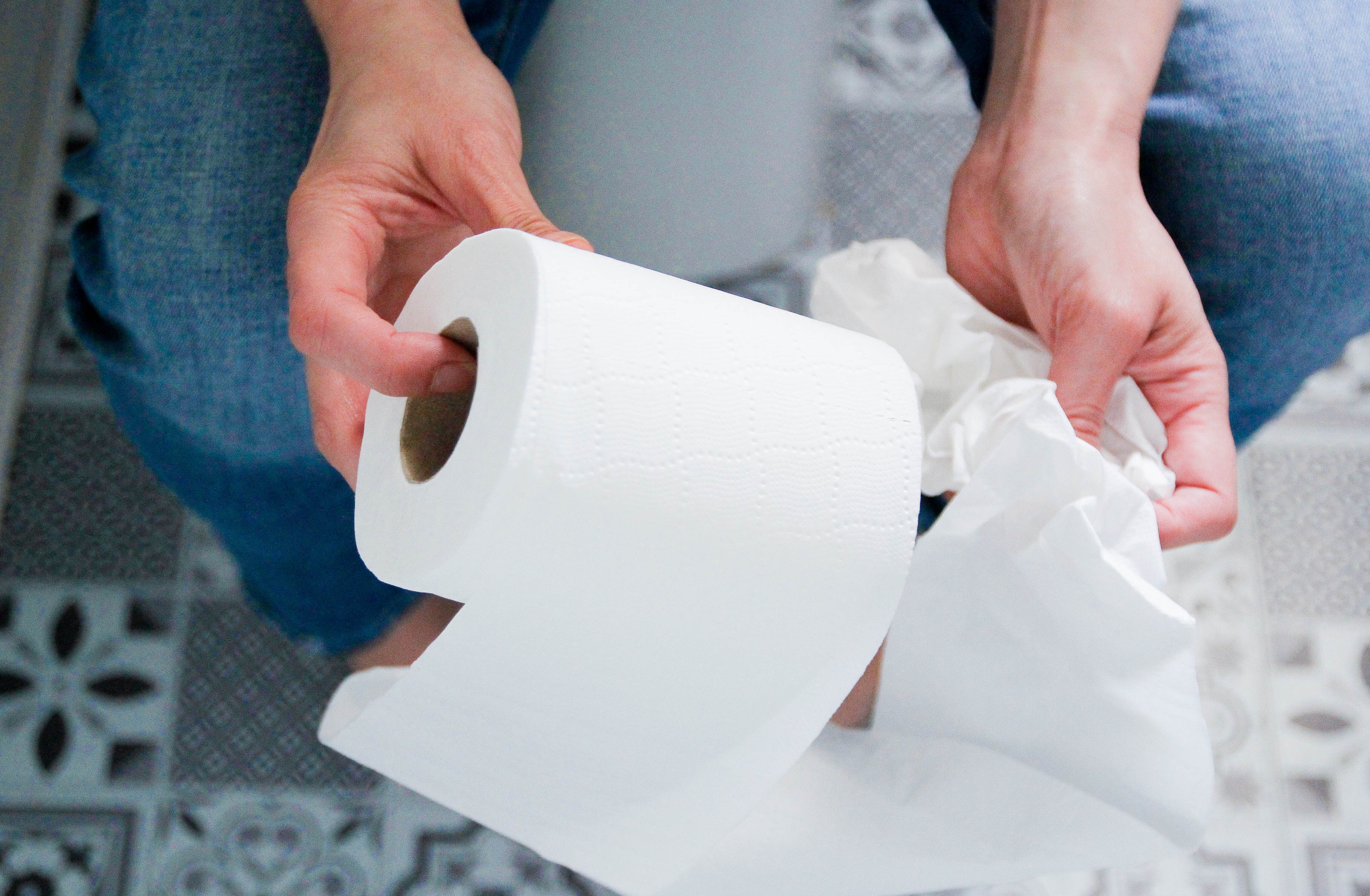 The Ideal Amount Of Time You Should Spend Having A Poo, According To Experts