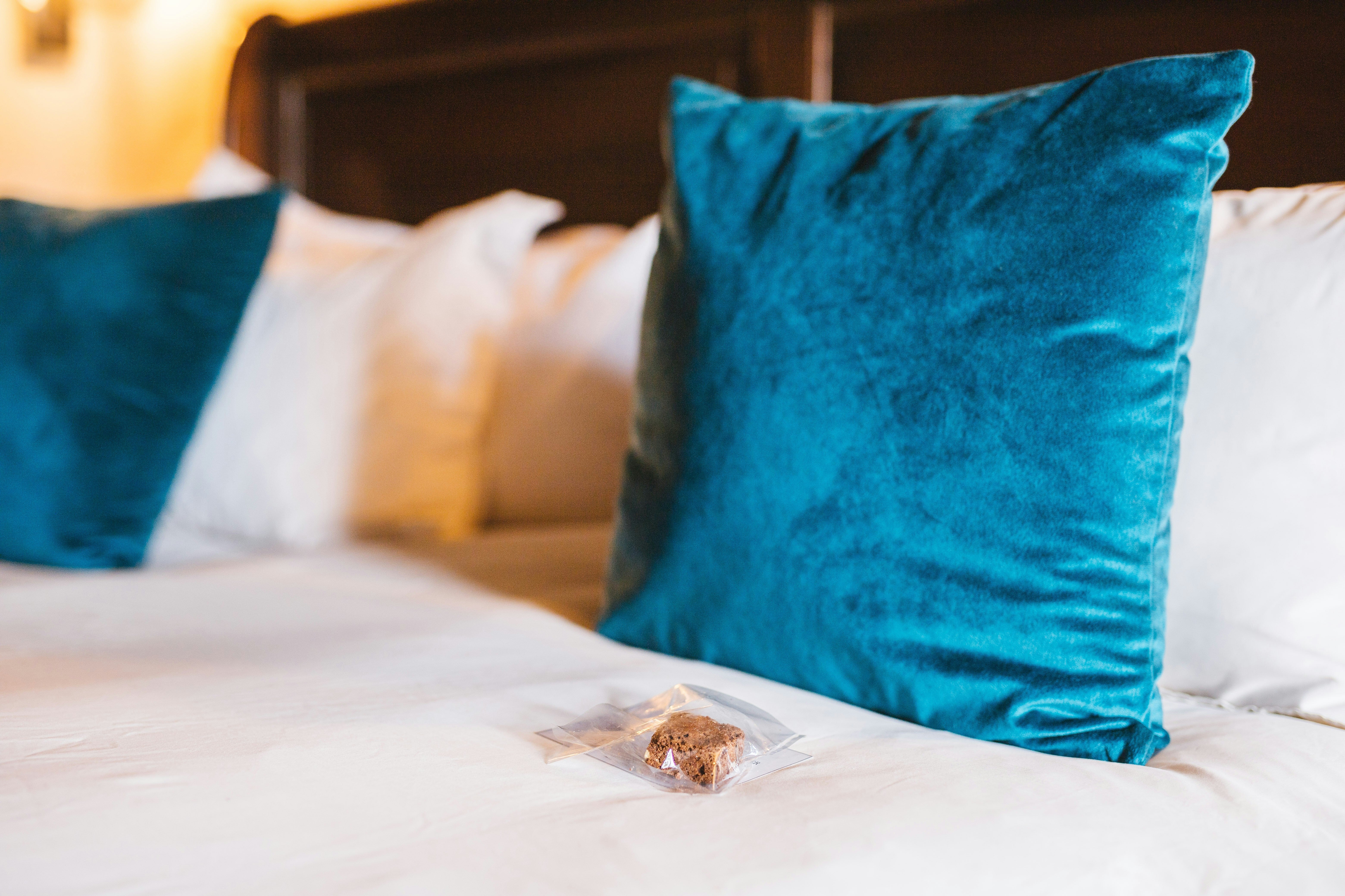 huffingtonpost.co.uk - Amy Glover - I Was A Cleaner - Here's Why Hotels Tuck Their Bedsheets So Tight