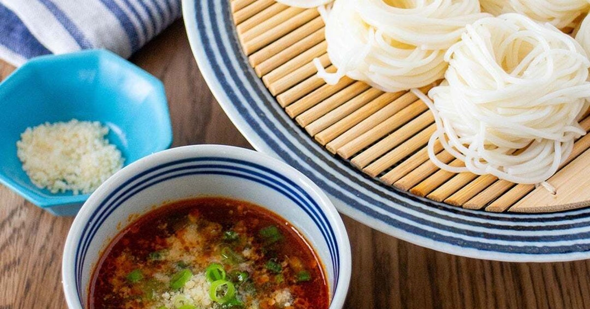 【そうめん、めんつゆに飽きてきたあなたへ】ボロネーゼ、ラー油、ごま、卵で簡単アレンジ!そうめんの人気レシピ3選