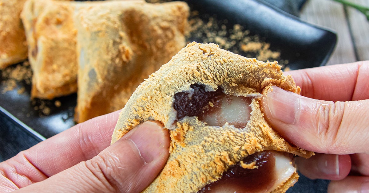 【餃子の皮で作れるなんて思わなかった】ゆでるだけでもっちもち！まるで八ツ橋みたいな簡単和スイーツ