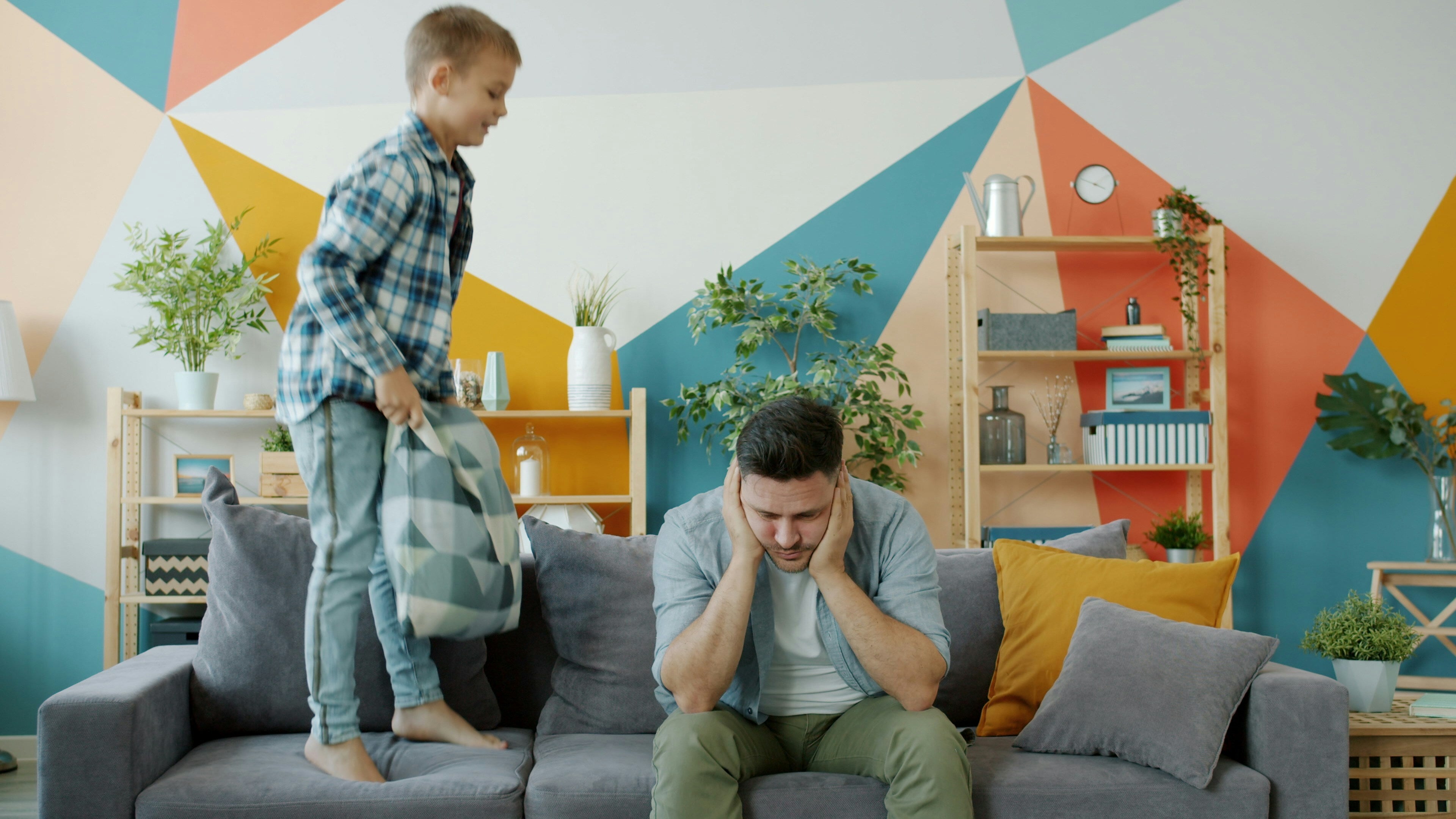 What Is 'Quiet Cracking'? The New Trend Affecting Parents