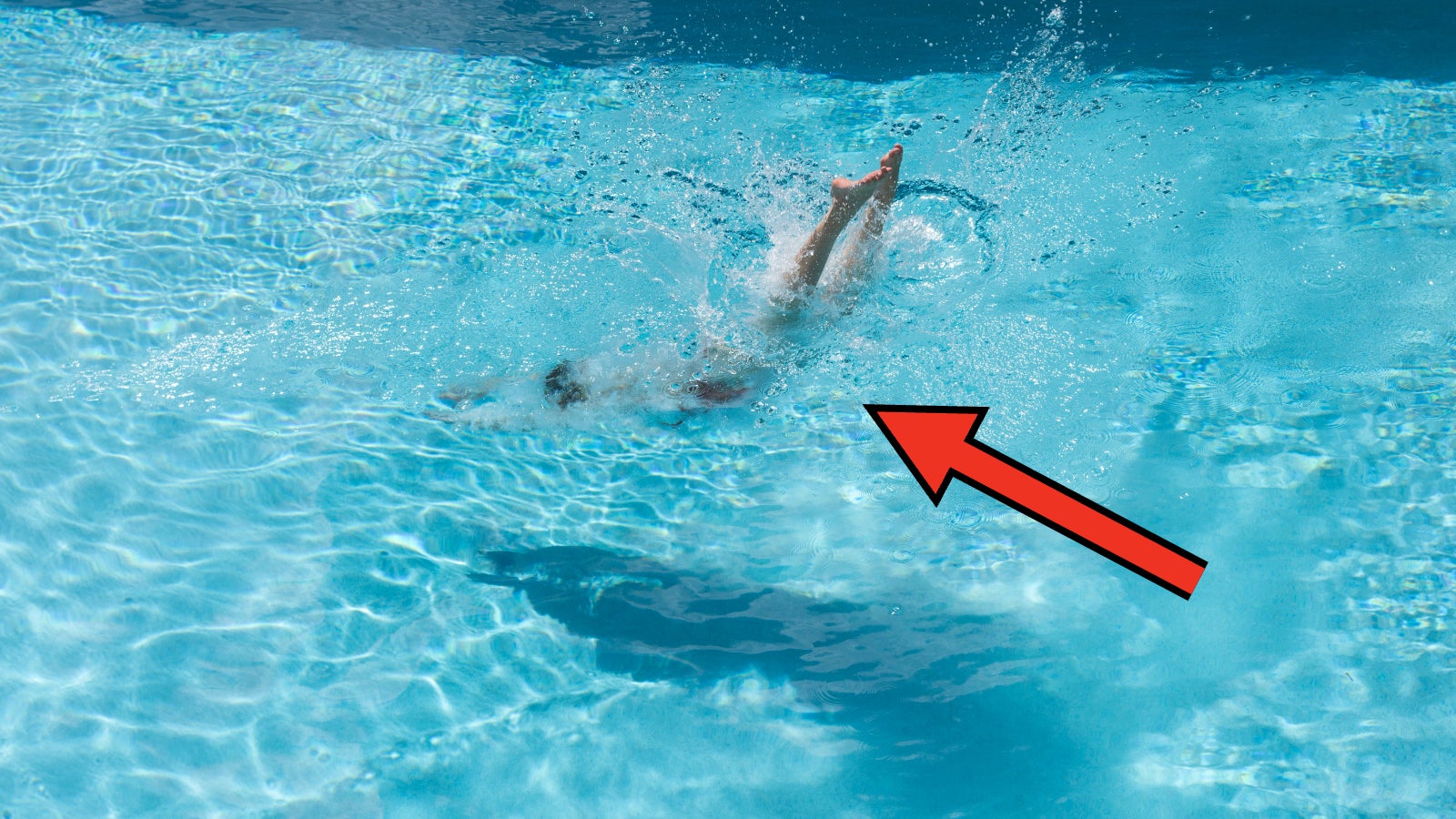 You’ve Probably Done These 6 Things At The Pool, But Doctors Say You Shouldn’t