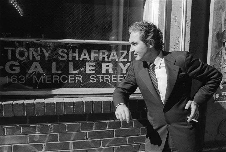 Tony Shafrazi outside his gallery in 1981