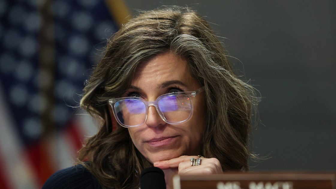 Nancy Mace critiquée pour avoir utilisé le clip “Parrain” pour divertir une course visant à remplacer Lindsey Graham Nancy Mace critiquée pour avoir utilisé le clip “Parrain” pour divertir une course visant à remplacer Lindsey Graham