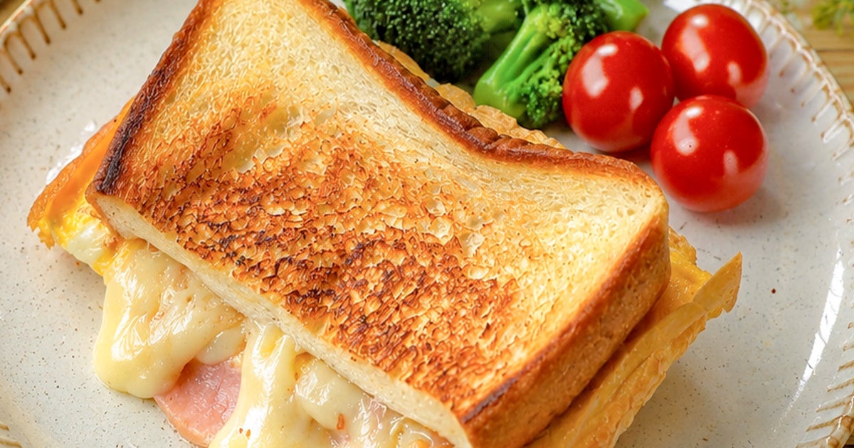 【朝にこれ出てきたら飛び起きるやつ】バターとジャムには戻れないかも...!折りたたむだけの簡単トーストレシピ