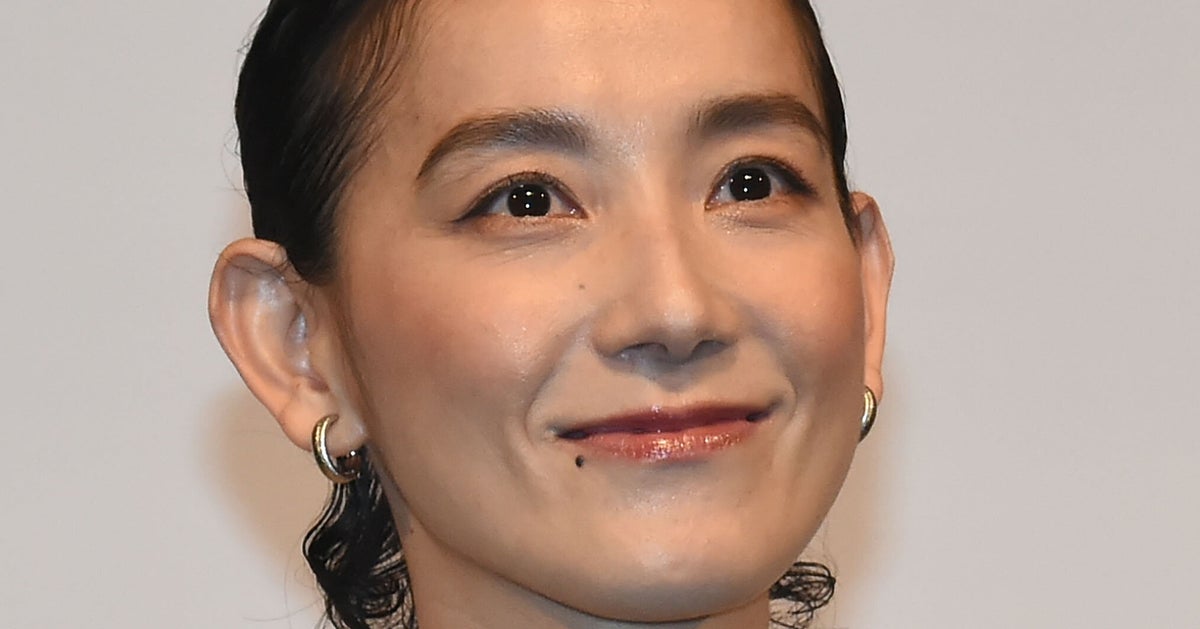 「人が入りそう」篠原ともえ絶賛の巨大バッグのインパクトがすごい。思わずテンション爆上げポーズ