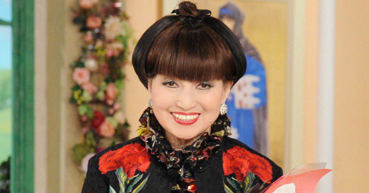 「徹子の部屋」がクッキー缶になったらこうなる➡︎「涙が出るほどかわいい」と反響。青山デカーボが記念イベントで限定販売。いつから？