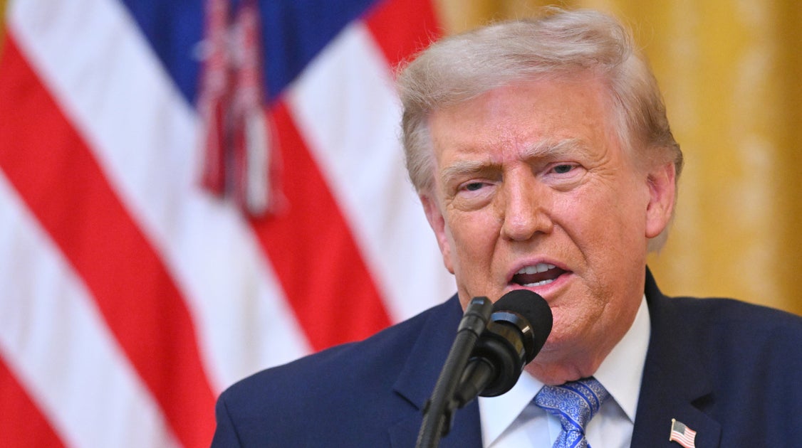 Trump gibt Dokumente frei, die seiner Behauptung nach Betrug und ...