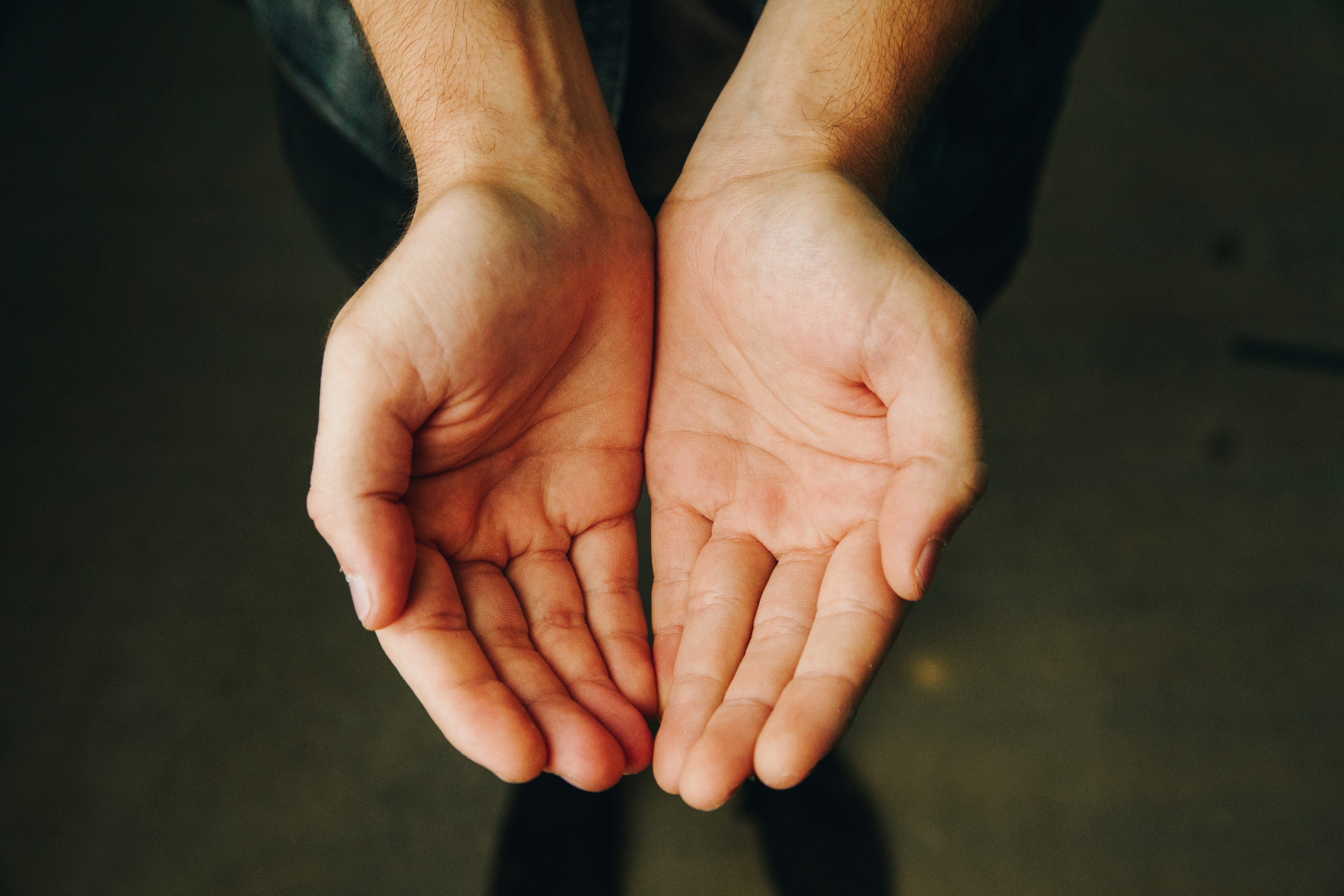 The Lung Cancer Sign An Oncologist Says Shows On Your Fingers First