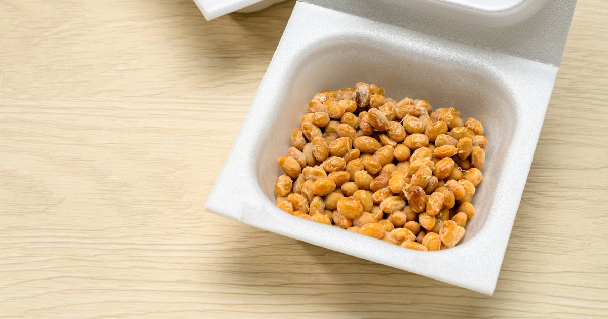 ダマされた思って納豆に混ぜてみて！おやつのアレを加えると「相性良すぎてやばい」「めっちゃうまい」超簡単レシピ
