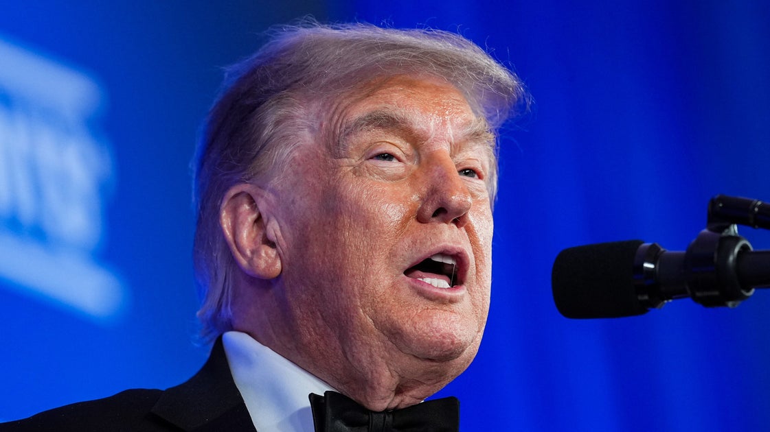 Ilhan Omar Hits ‘Idiot’ Trump Back With 3-Sentence Burn To Correspondents' Dinner Ramble