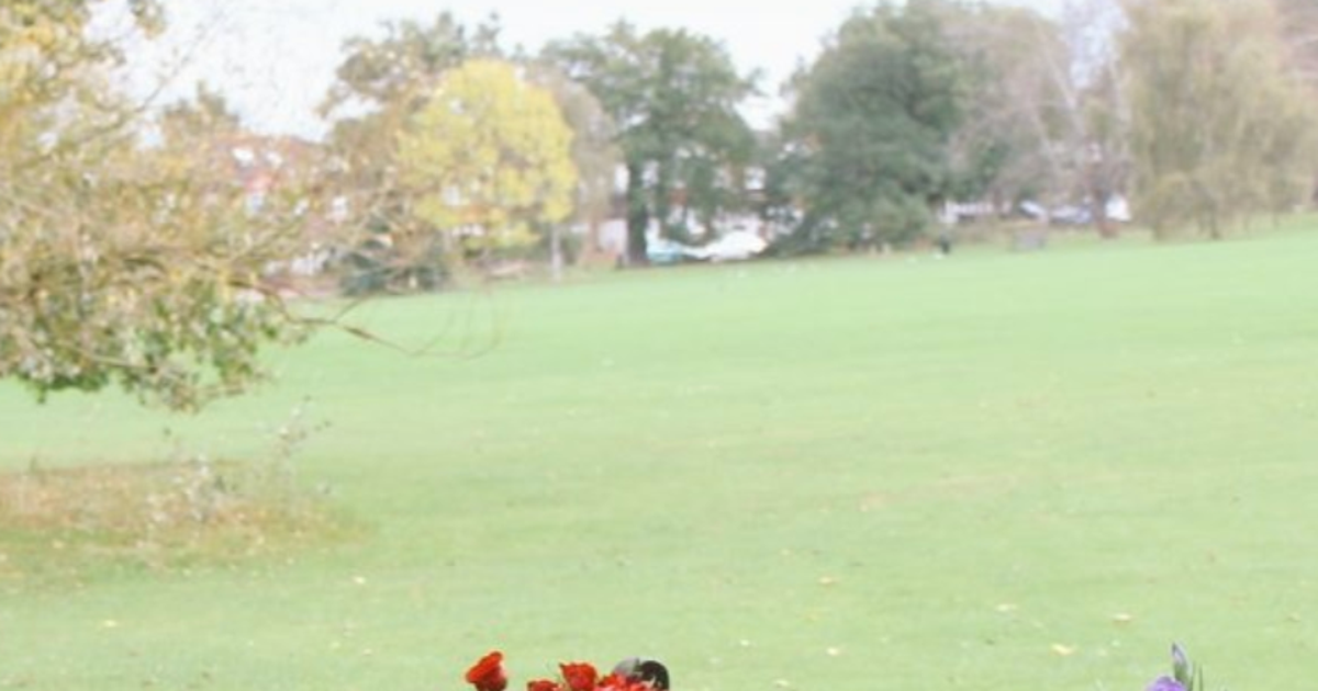 「イギリスの故人の弔い方」が素敵すぎた⇨寄贈品や習慣がSNSで話題に