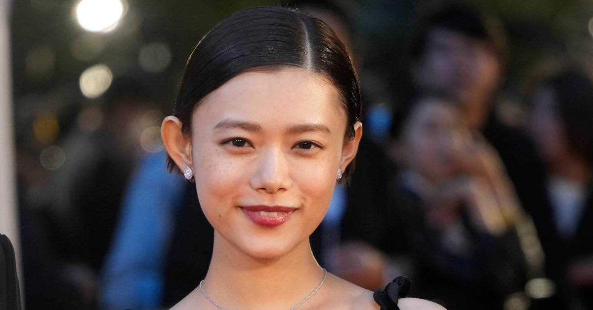 杉咲花、母のチエ・カジウラとのレアショットに「似てる」の声⇒誕生日祝いが素敵すぎた