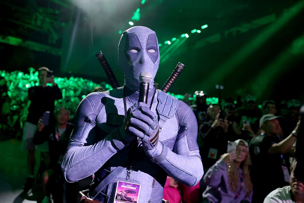 The Joke Behind Ryan Reynolds' New Deadpool Suit Was Hiding In Plain Sight