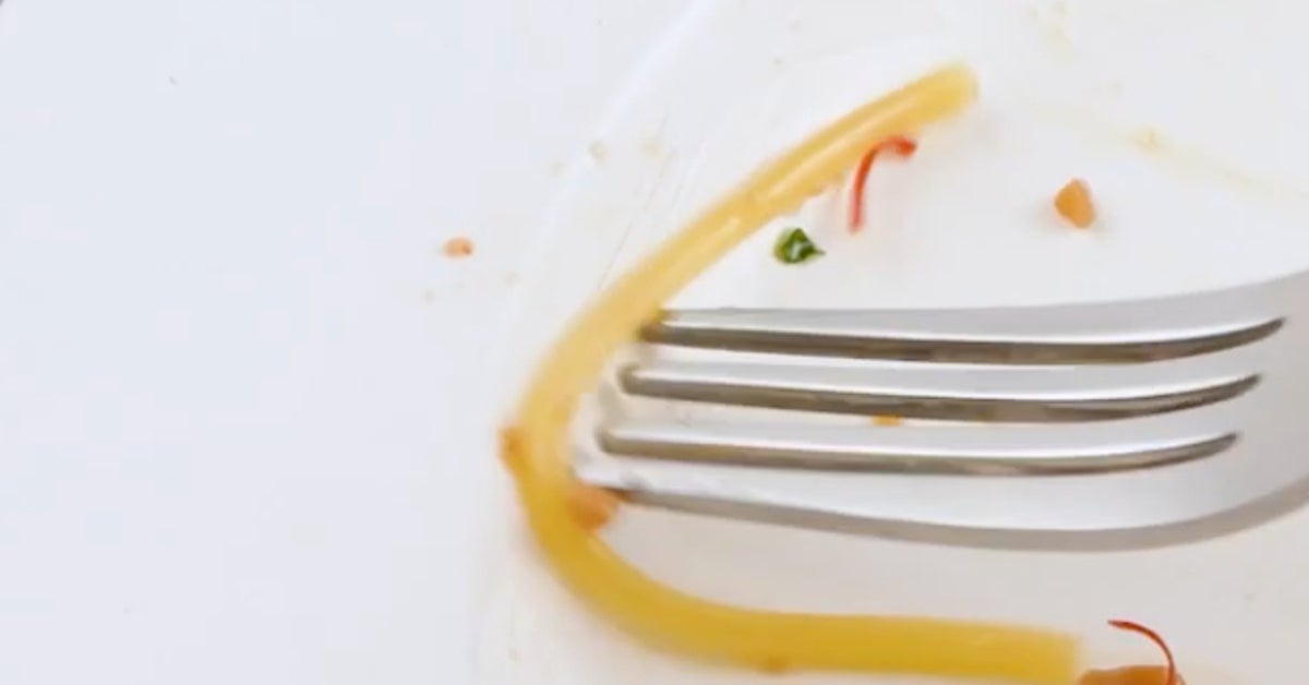 「パスタの“最後の1本”が取りやすい皿」に感動の声が殺到⇨「歴史変えたな」「神商品すぎる」