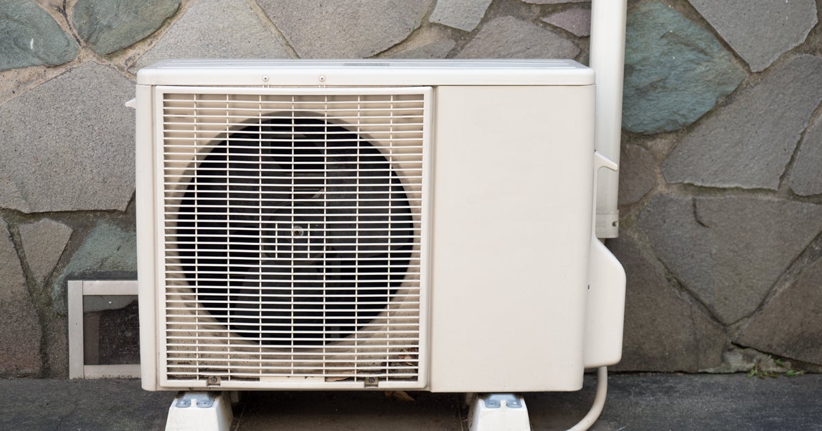 エアコンの節電は「室外機ケア」がポイント。パナソニックがお手入れ方法とNG対策を紹介。室内カバーや「濡れタオルで冷やす」は大丈夫？