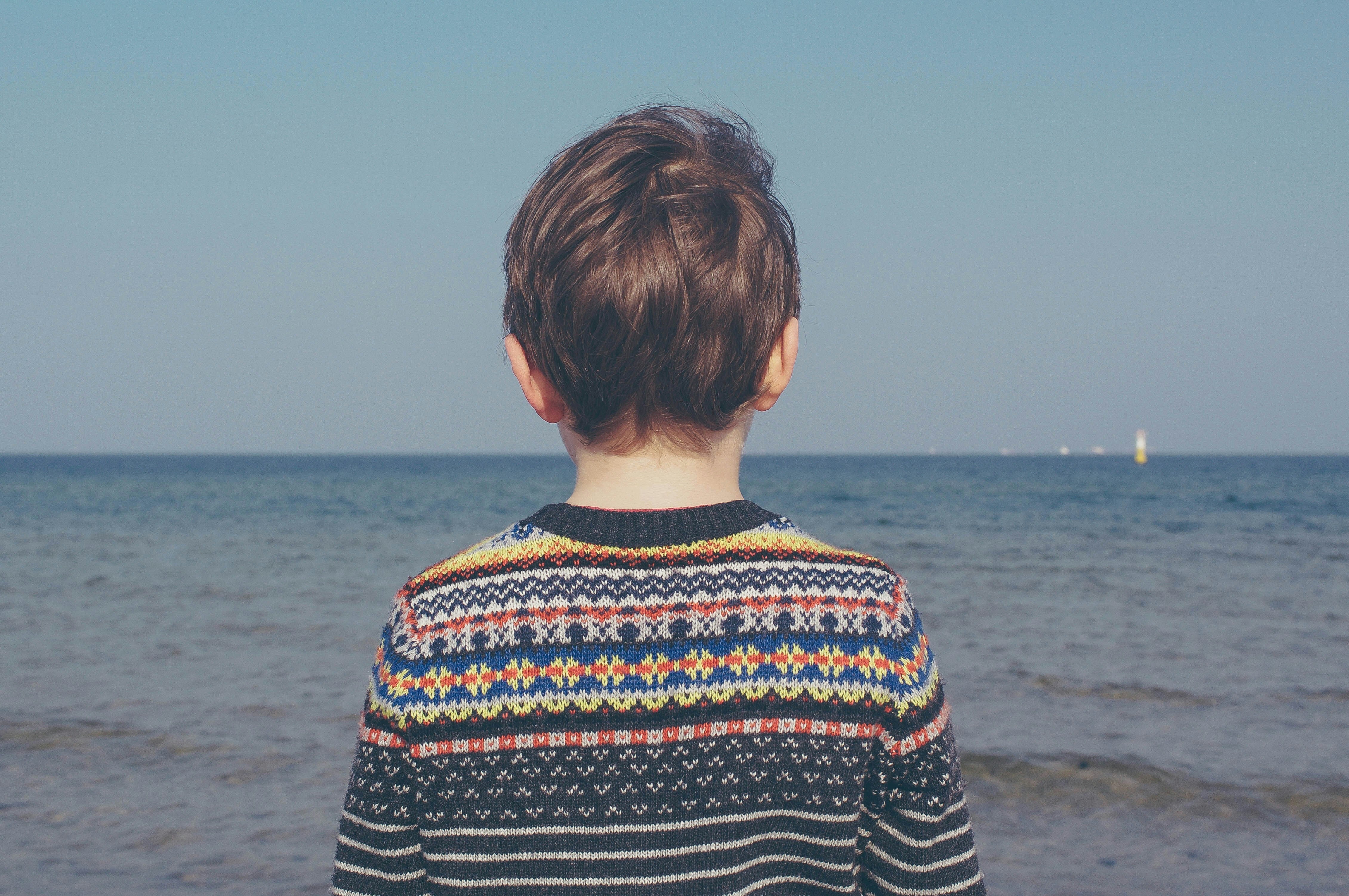 6 Signs You Were Raised By Narcissistic Parents, According To A Therapist