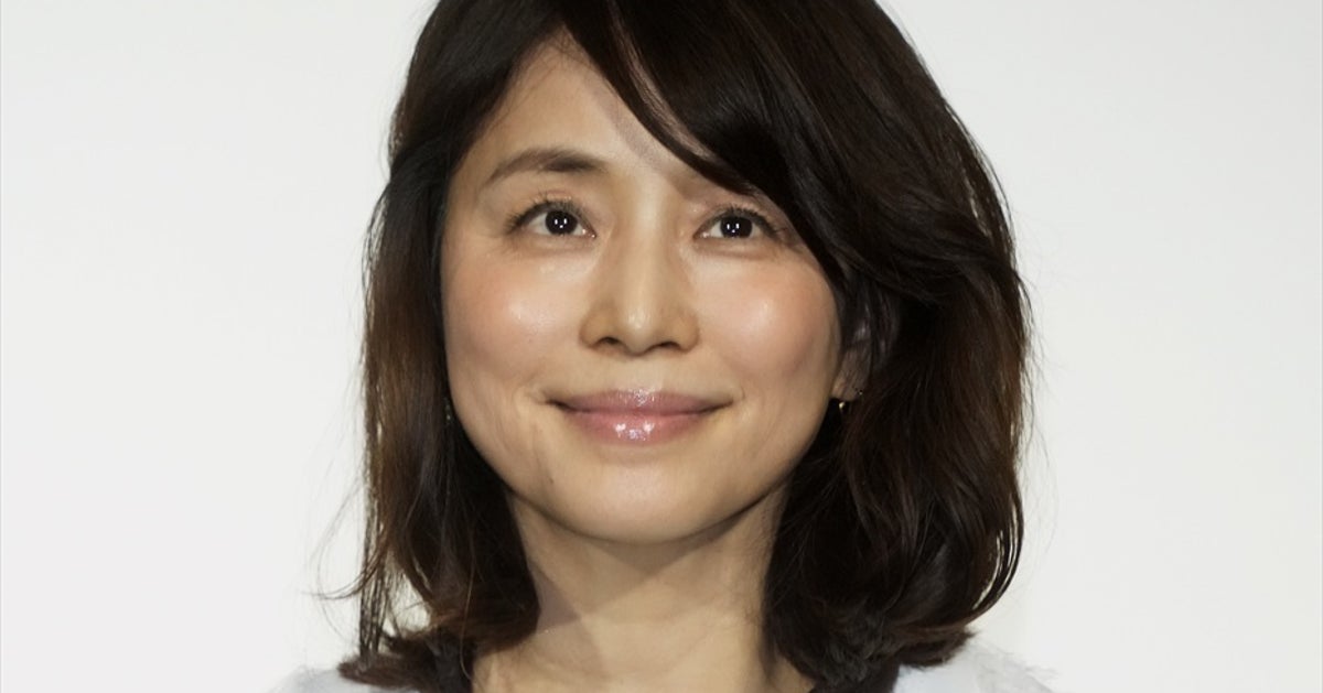 石田ゆり子の本棚がおしゃれすぎる「パリのアパルトマンみたい」 愛猫目線の自宅写真に反響