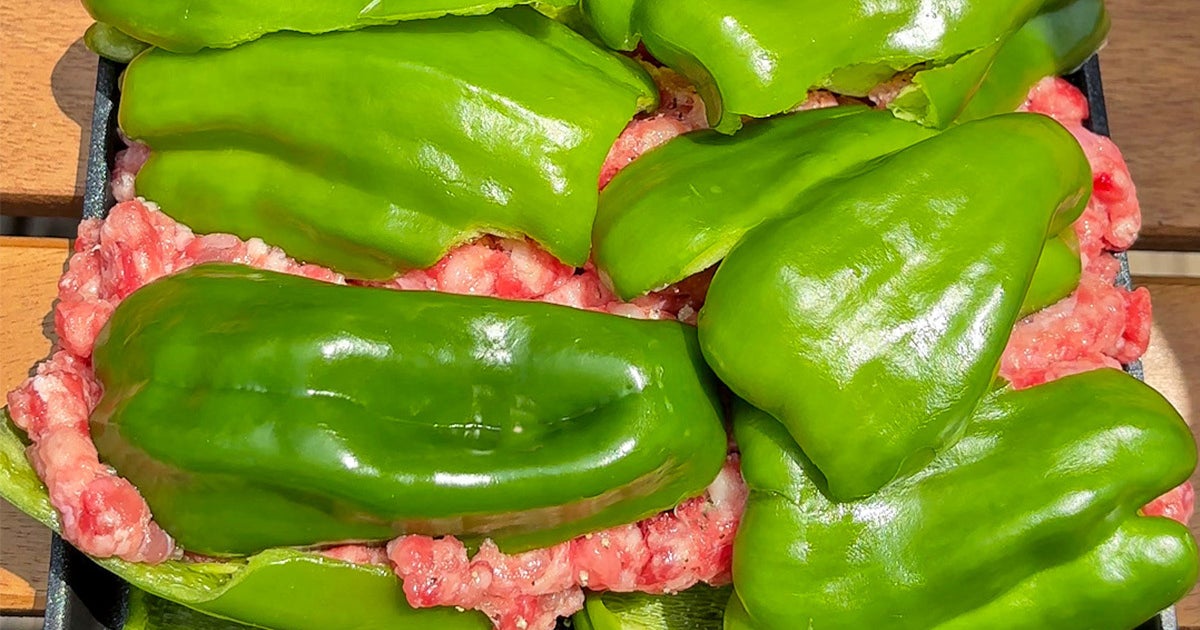 【ウチではピーマンの肉詰め、こう作ってます】挟んで焼くだけ!この夏週3でローテ確実のズボラおかずレシピ