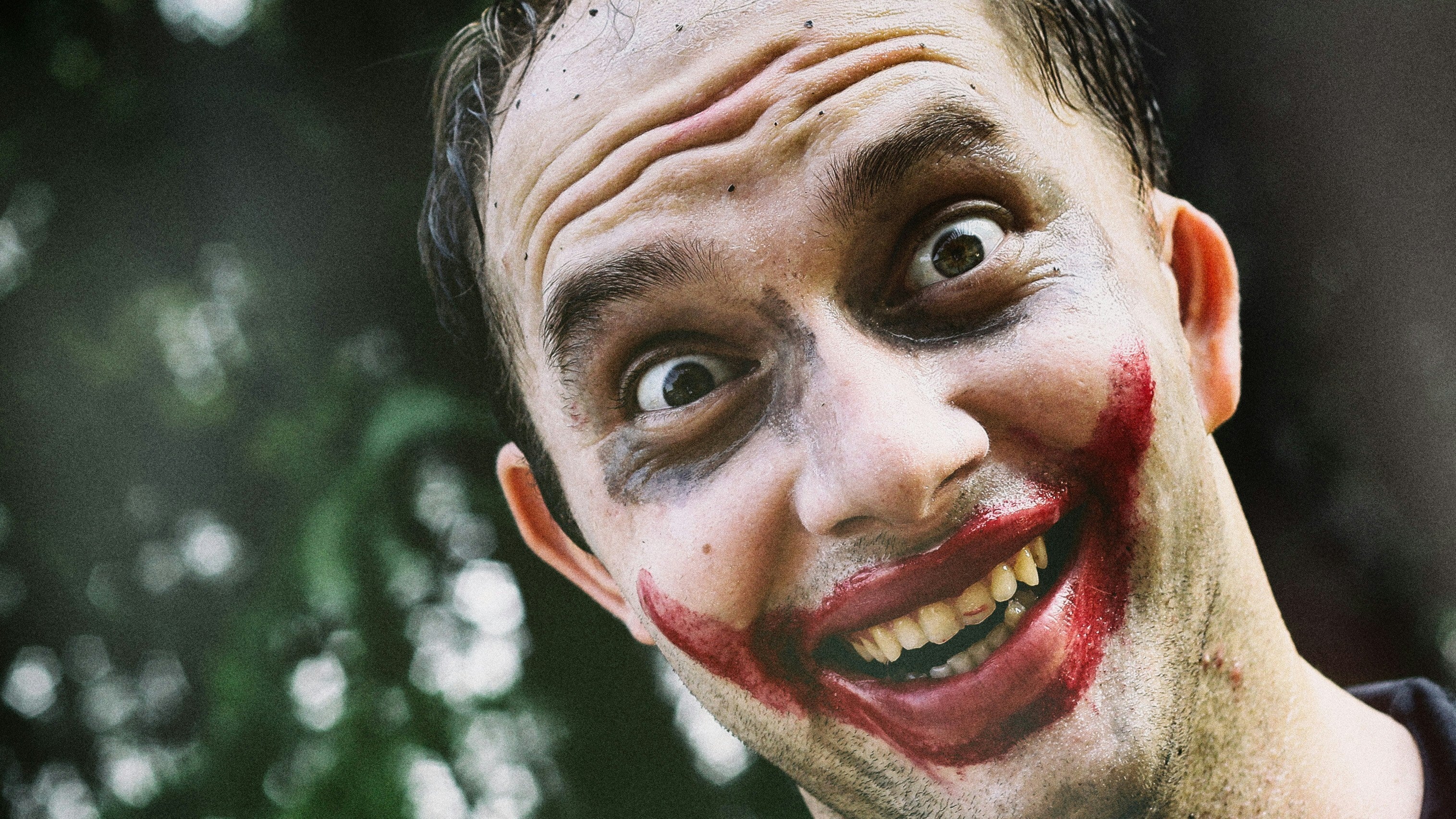 This Is How Normal Smiles Are Made Intimidating In Horror Films