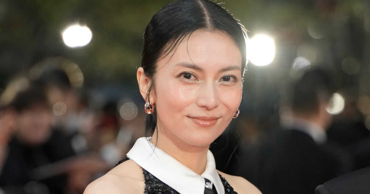 柴咲コウ、祖母や父母との家族ショット公開。子ども時代の日常風景に「お母さんそっくり」と反響