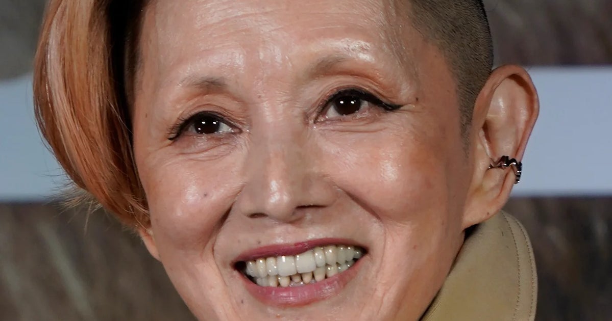 夏木マリ、宮崎名物「なんじゃこりゃ」サイズの大福に感激⇨苺・栗・クリームチーズが入った餡に「びっくりです！」