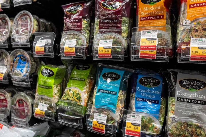 Michigan lifted its bagged lettuce warning, but washing all produce remains paramount.