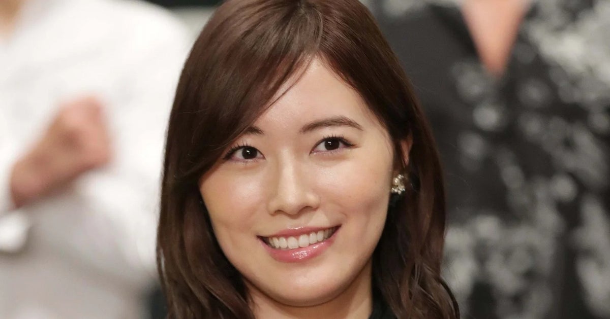 松井珠理奈、トヨタ クラウン70周年“特別仕様車”を試乗⇨ツートンカラーに「めちゃくちゃ憧れる」