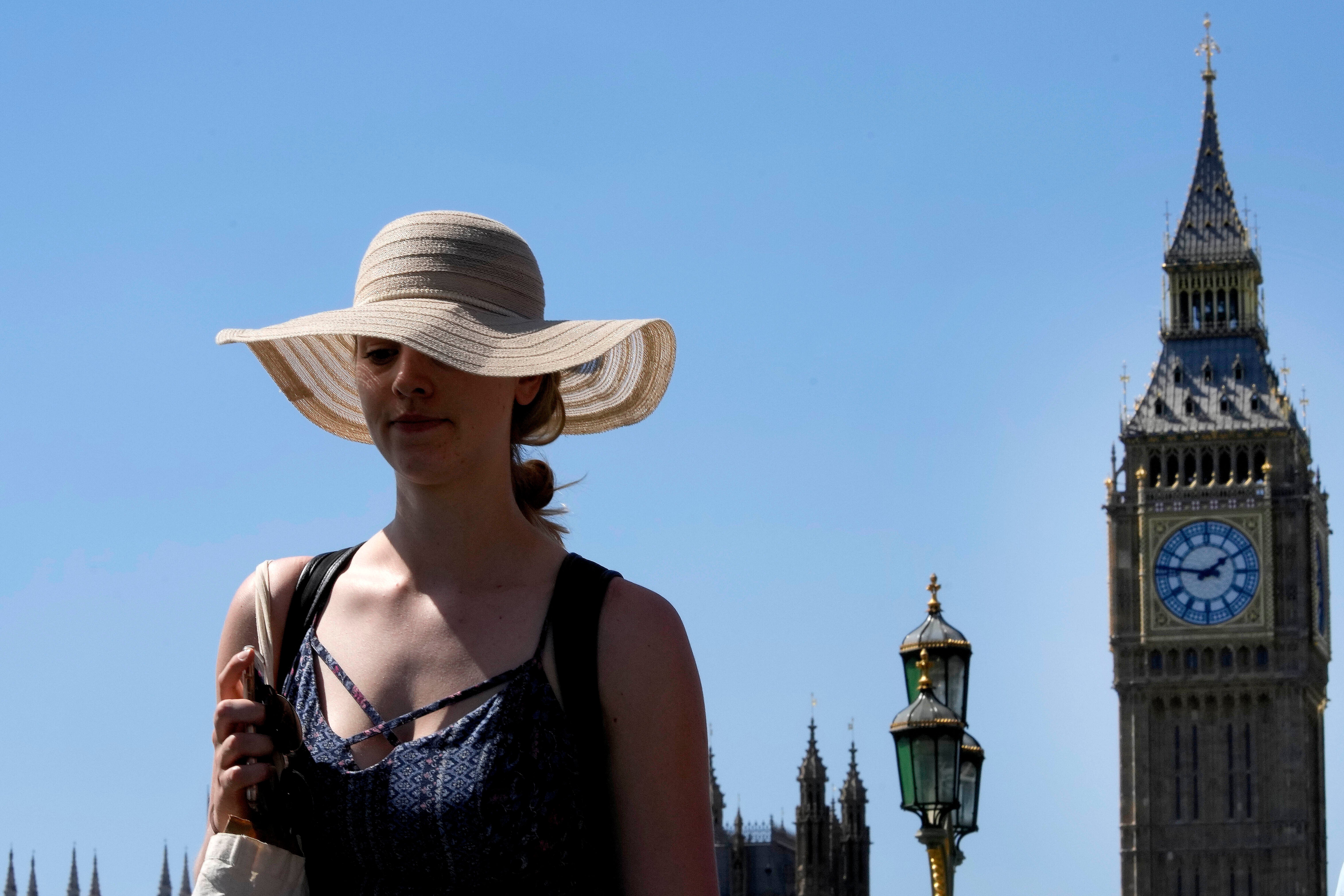 What Is Heatwave Anxiety? Doctors Explain Three Ways To Overcome It