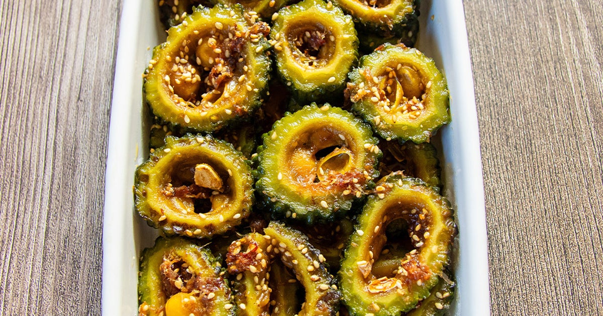 【ゴーヤ、ワタも種も取らなくていい!】「この食べ方、ラクすぎる」「甘辛味がたまらん」ご飯がすすむ簡単作り置きレシピ