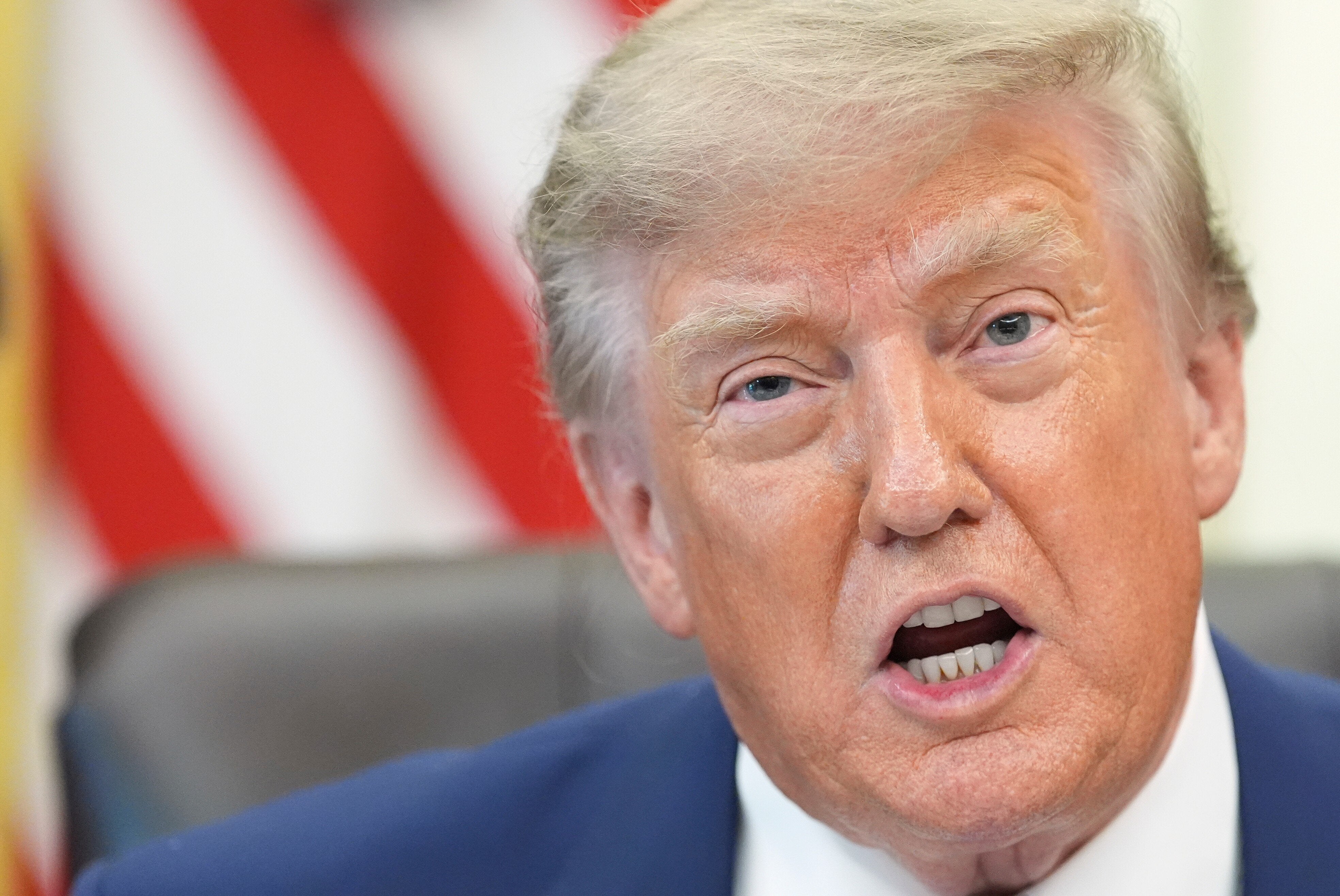 'Sick S**t': Critics Rip 'Scared' Trump After Air Force One Catering Truck Deception