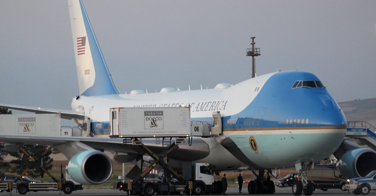 https://img.huffingtonpost.com/asset/6a7b700b16000039912fc865.jpeg?cache=CWgGIFmpC2&ops=1200_630