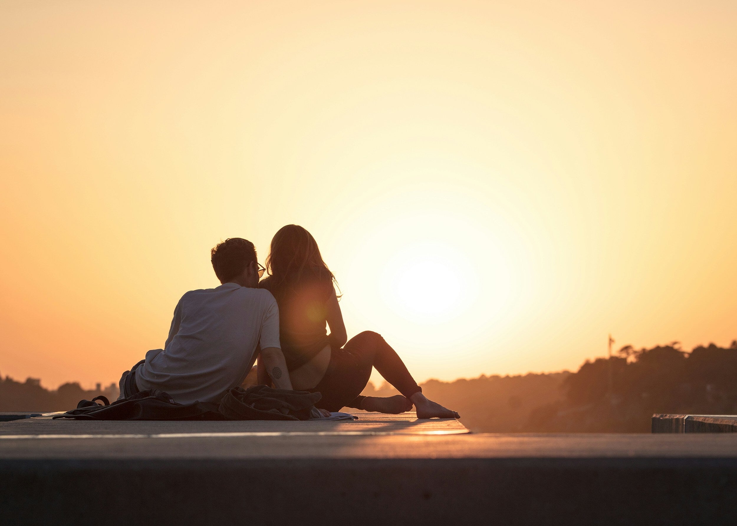 Why A Short-Term Summer Romance Could Be Exactly What Your Body Needs Right Now