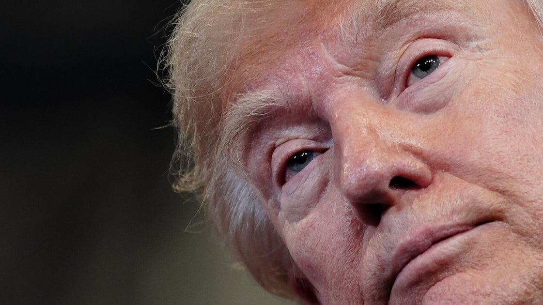 Der 80-jährige Trump veröffentlicht ein KI-Bild, das auf eine Kandidatur ...
