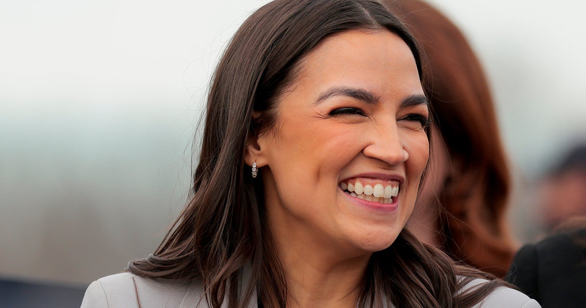 36歳・国会議員が卵子凍結の経験をインスタ発信。自ら腹に注射する様子も。「オープンに語る」きっかけに【米・オカシオ=コルテス議員】