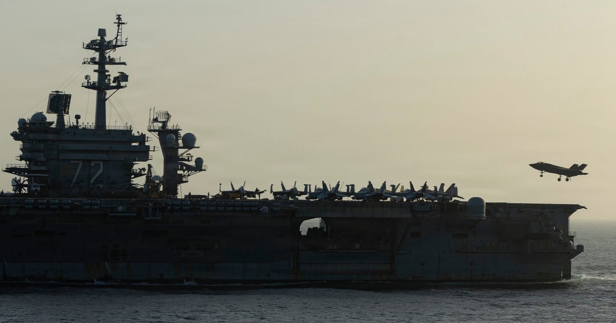 Top US Commander Visits Long-Deployed USS Lincoln Amid Reports Of Poor Conditions