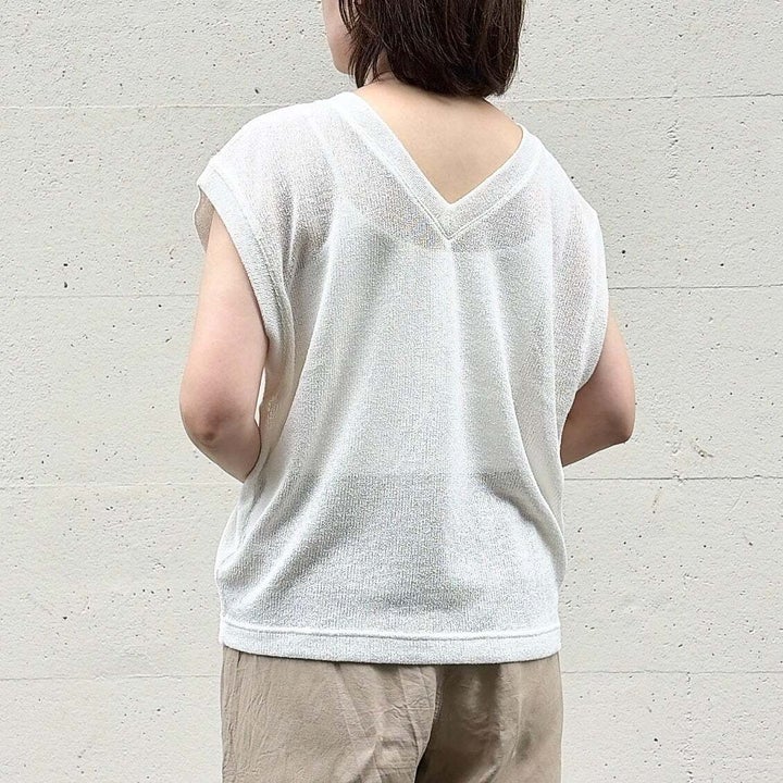 GU「ループヤーンVネックT」