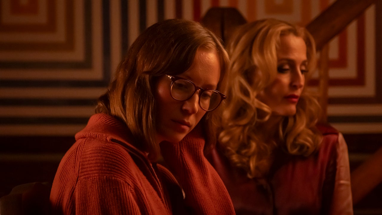 Hannah Einbinder with Gillian Anderson in Teenage Sex And Death At Camp Miasma