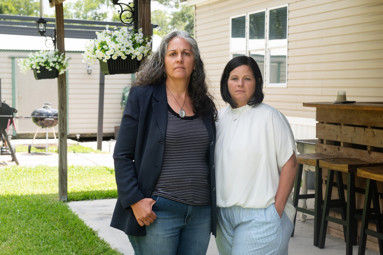 Rhonda Jewell, right, with Christine Monta, left, the attorney representing her on appeal.