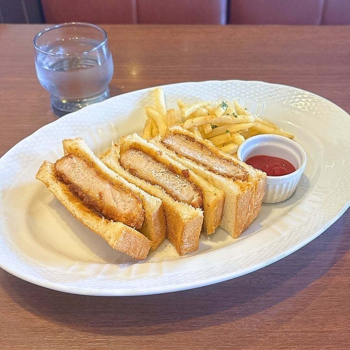 星乃珈琲店「厚切りカツサンド&ポテト」