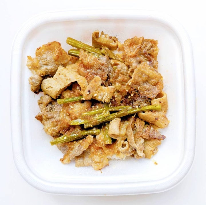 松屋「牛カルビホルモン丼」