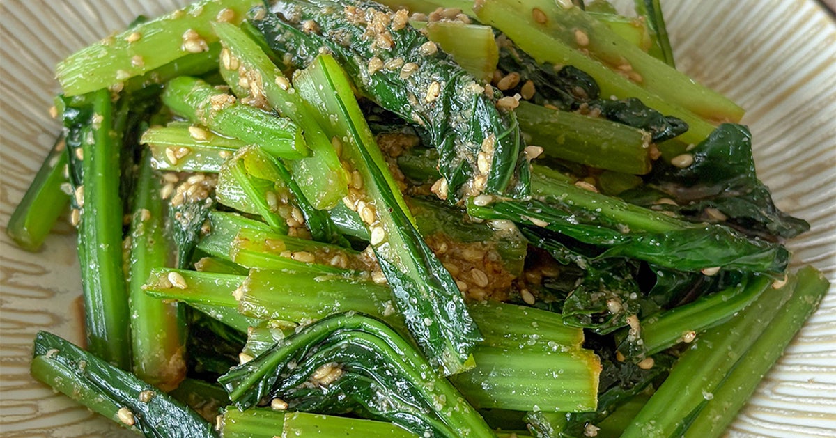 【小松菜1袋がすぐ消えた】もう味がボヤけない！隠し味1つで味がバシッと決まるごま和えレシピ
