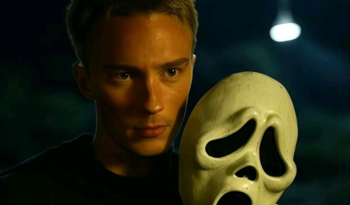 Drew Starkey in Scream: Resurrection