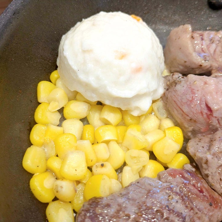 吉野家「極旨牛鉄板ステーキ定食」