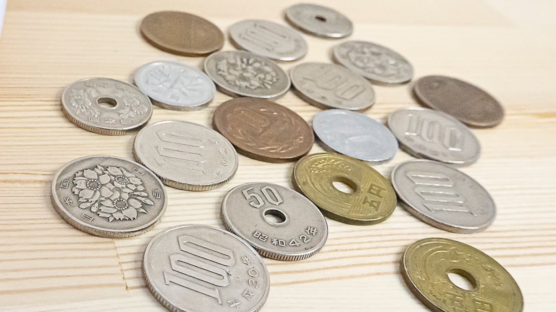 造幣局で人気！令和8年版「硬貨アクリルキーホルダー」で知る“衝撃の